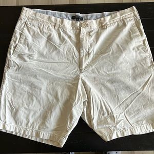 Beige/Tan Banana Republic Emmerson Shorts 42”